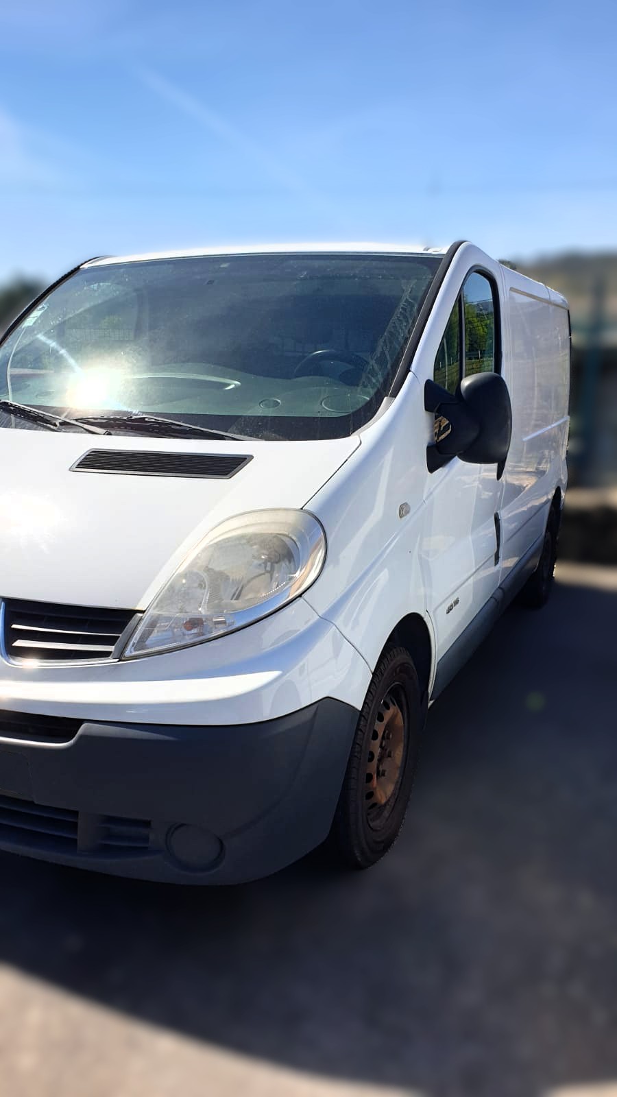 carrinha Renault Trafic Van usada à venda em Vila Real e Porto